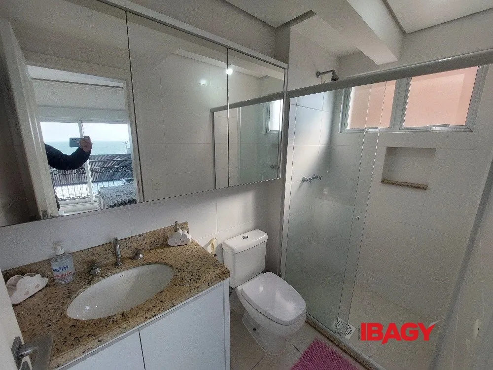 Furnished apartment with 3 en-suite bedrooms — photo 17
