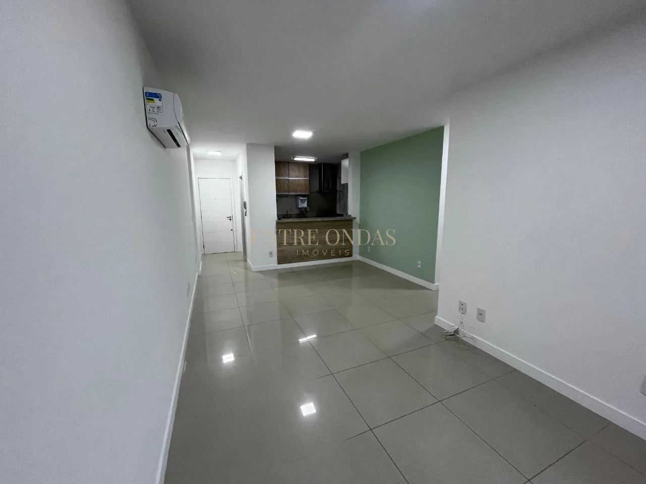 Apartment, 90 m², with a glass-enclosed balcony