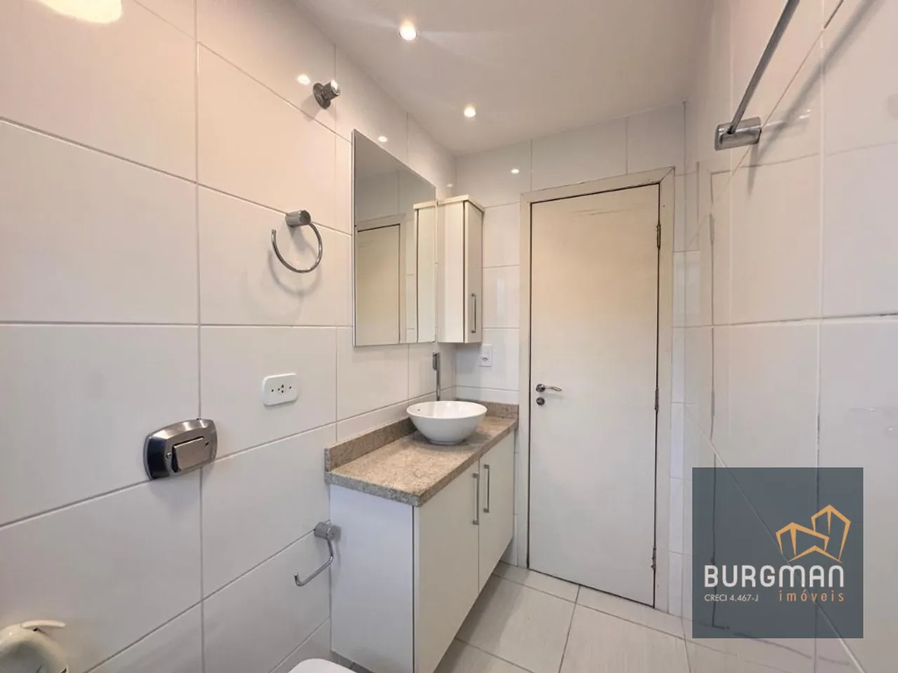 2-bedroom apartment with 1 bathroom and an open-plan kitchen — photo 20