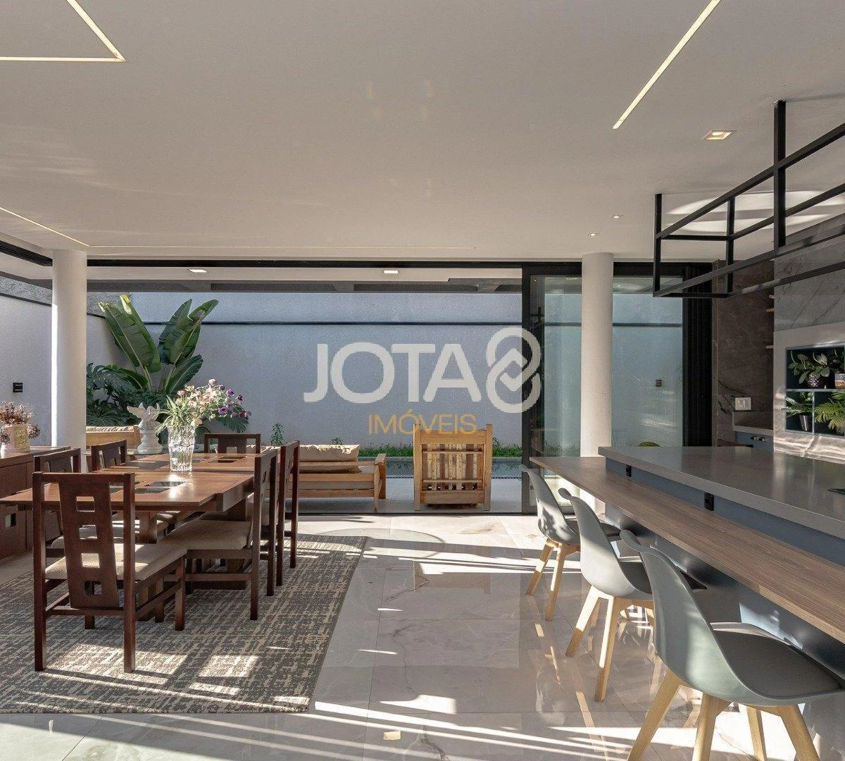 Мебльований будинок 283 м² з відкритою кухнею — photo 14