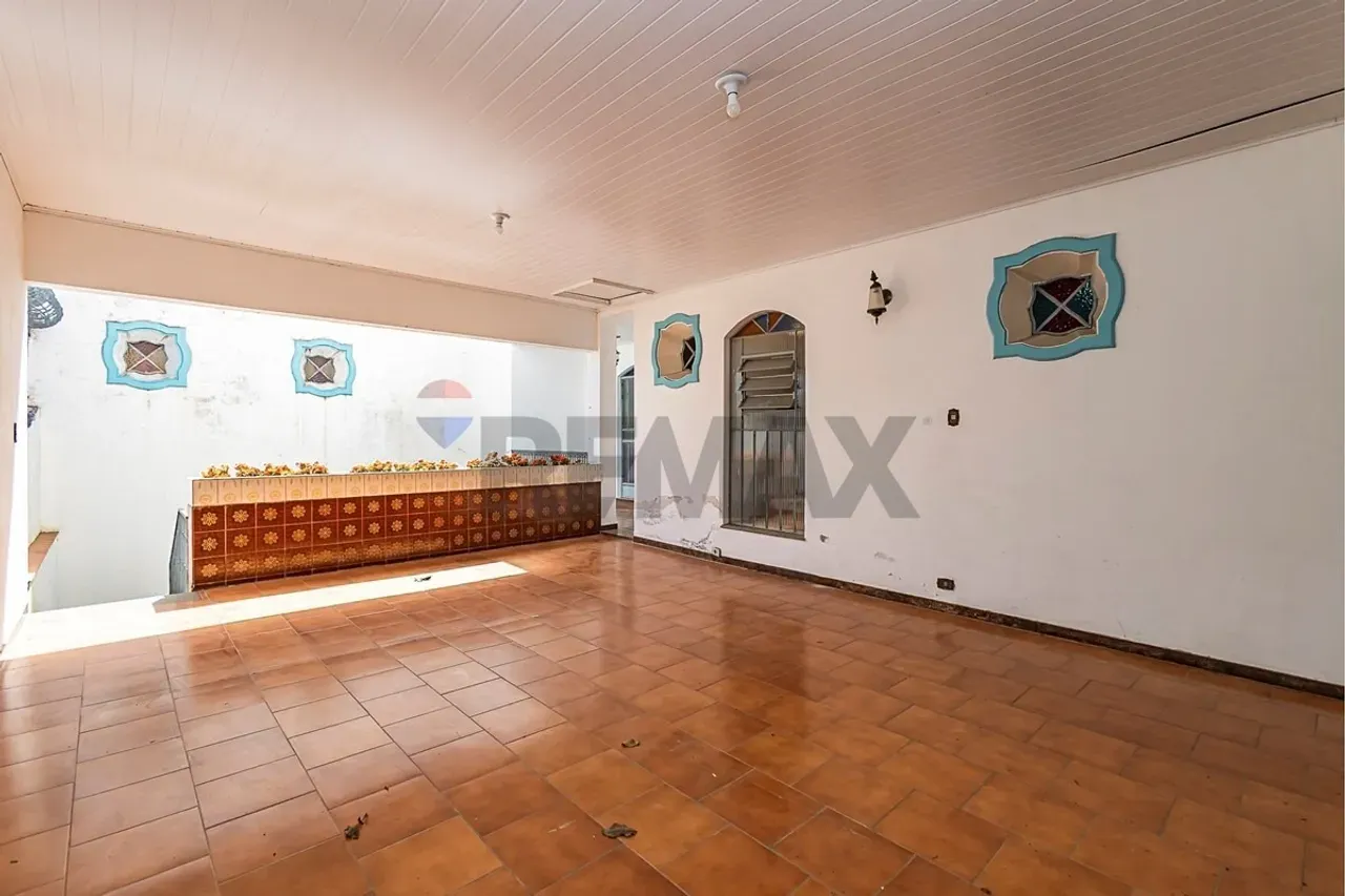 House with 3 bedrooms, 1 en-suite and private garden 309 m² — photo 37