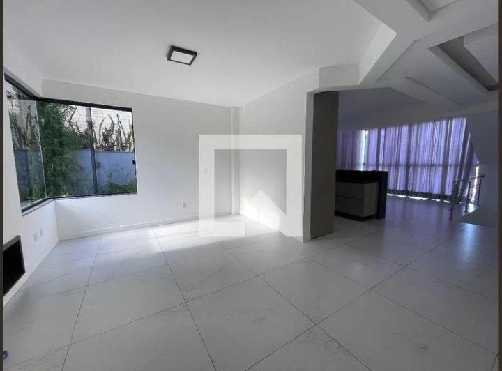 Rental house with 5 bedrooms and 259 m²