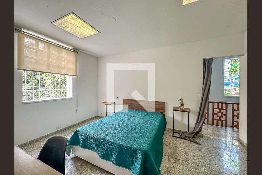 Casa com 4 quartos, jardim privativo e 300 m² — photo 22