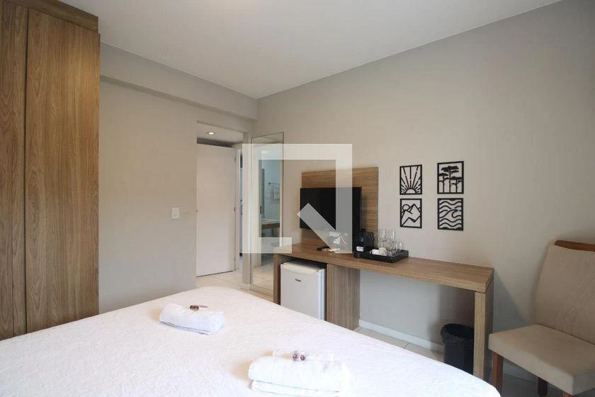 Furnished studio, 28 m², with a glass-enclosed balcony — photo 6