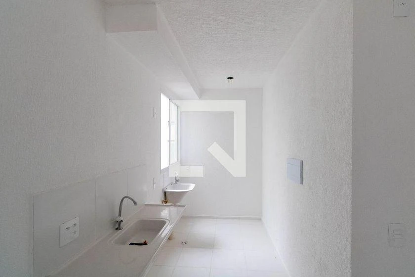 2-bedroom apartment in a building with a gym — photo 14