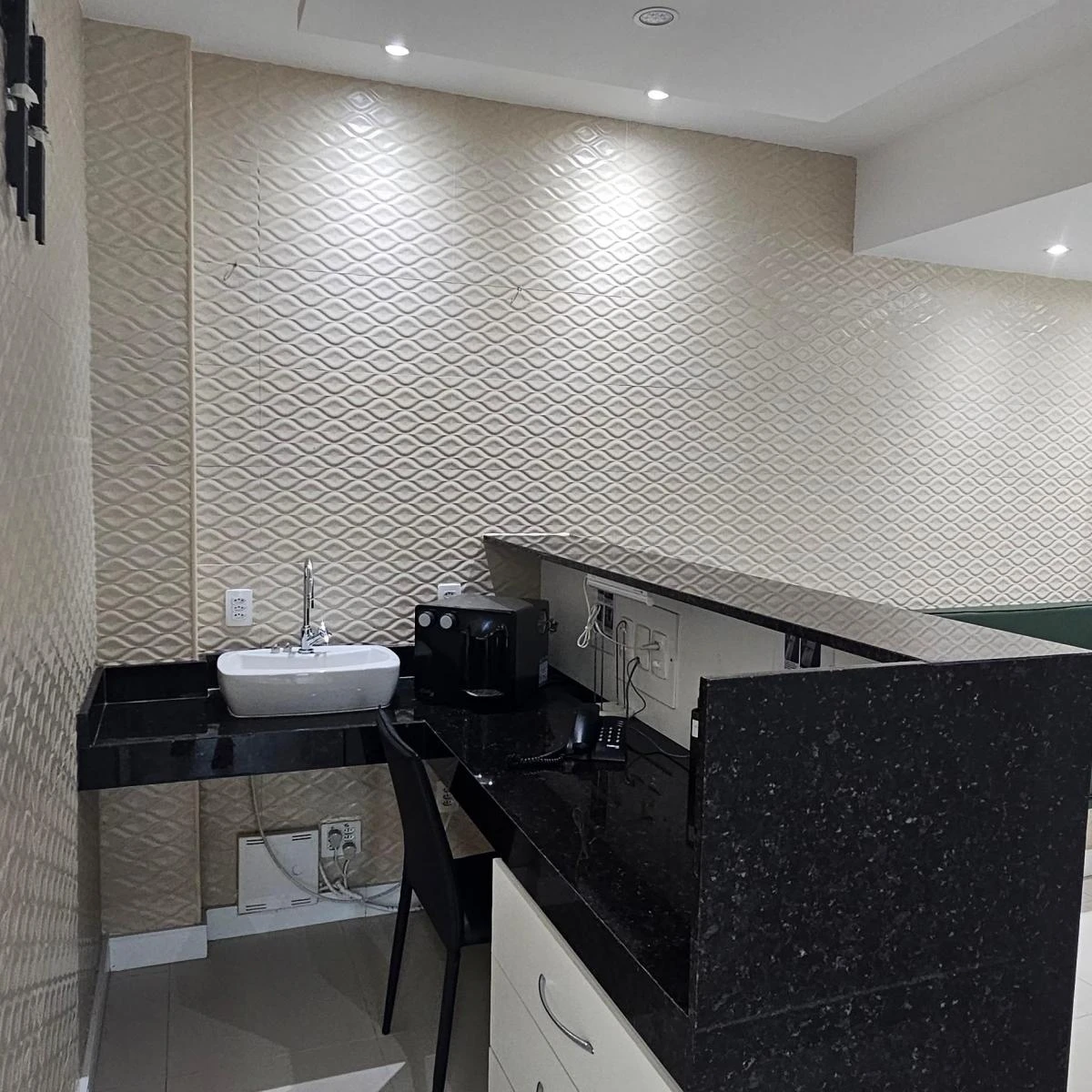 41 m² unfurnished apartment with kitchenette and office — photo 3