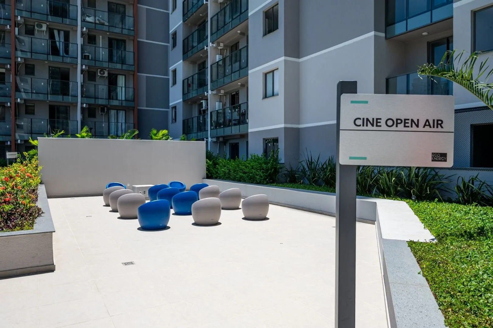 Furnished 30 m² apartment with glass balcony — photo 26