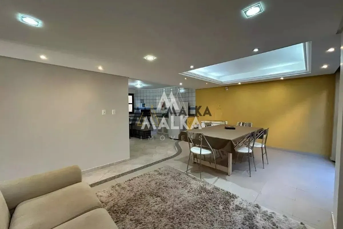 Дом в аренду с 5 спальнями и площадью 282 м²
