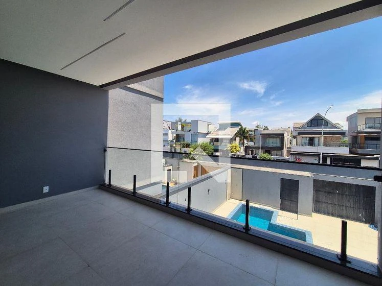 5-bedroom house with floor-to-ceiling windows — photo 7