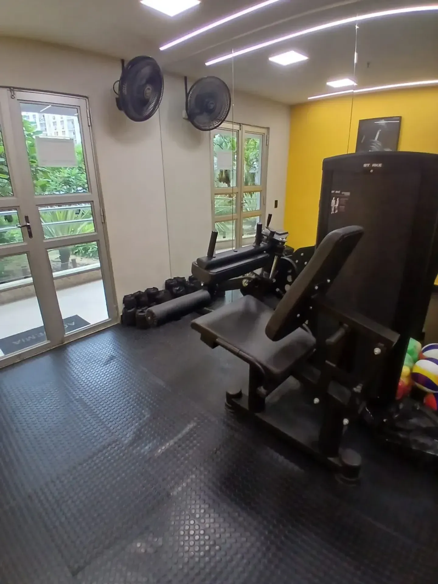2-bedroom apartment in a building with a sauna — photo 53