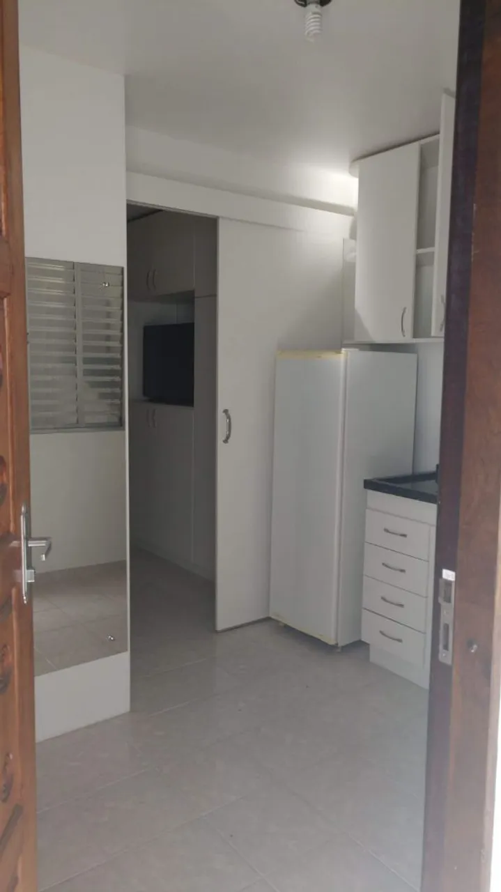Furnished studio with 1 bedroom, 1 bathroom and parking — photo 11