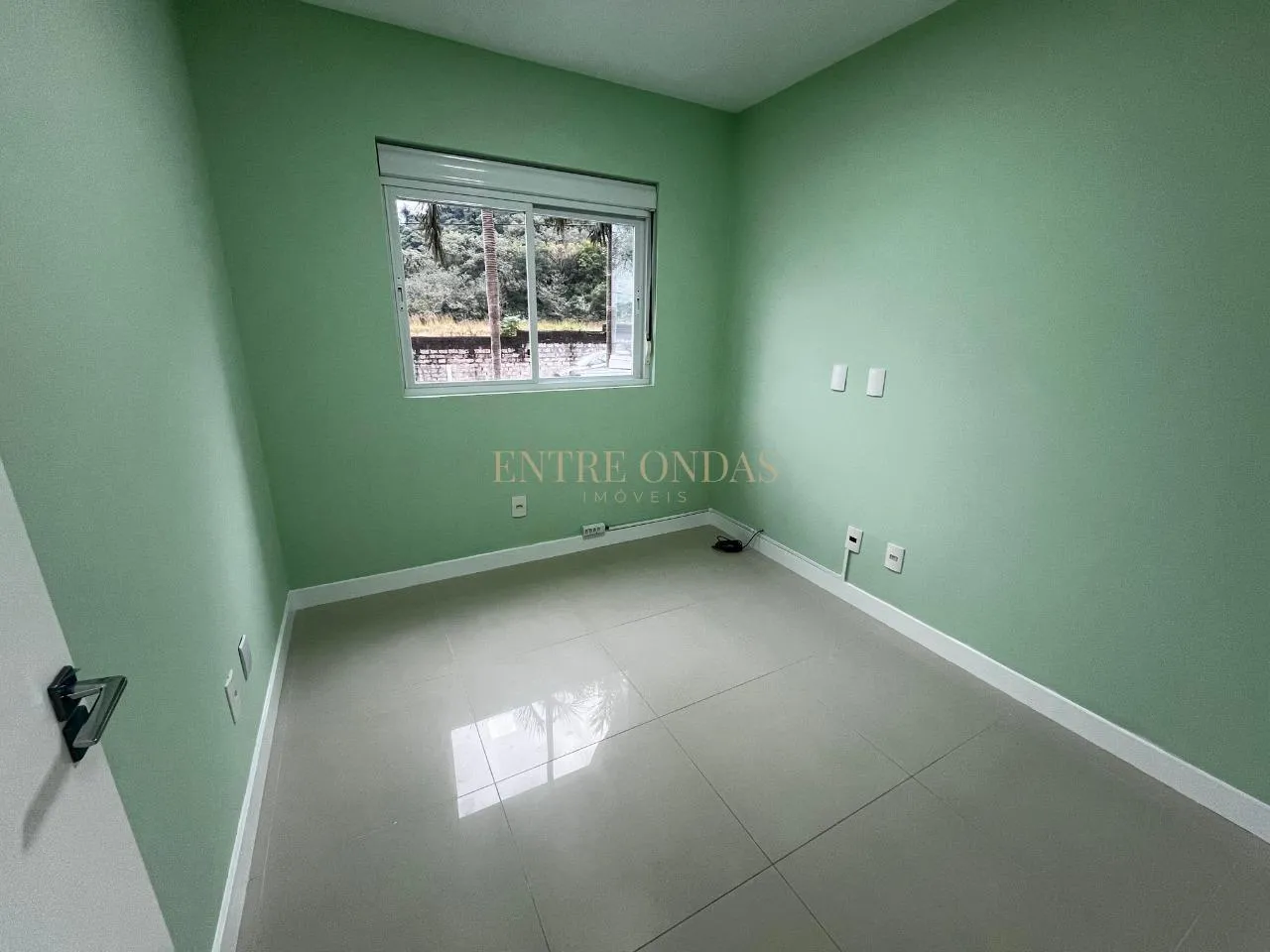 Apartment, 90 m², with a glass-enclosed balcony — photo 10