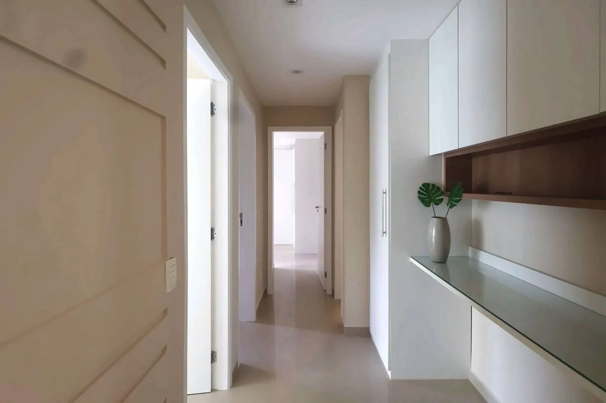 Furnished apartment, 79 m², with floor-to-ceiling windows — photo 14