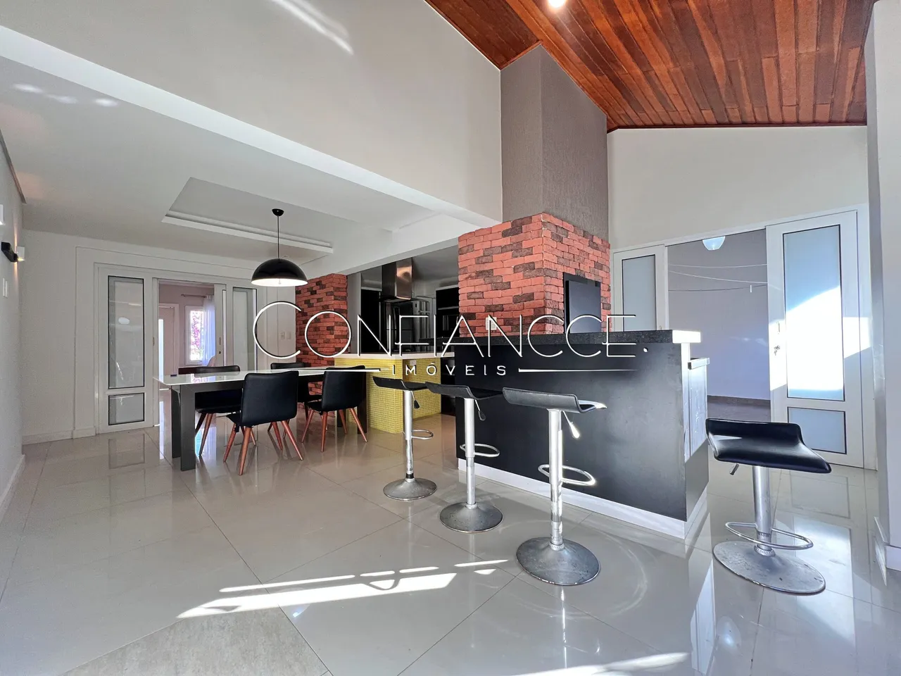 Casa em condomínio com 4 quartos e 6 banheiros — photo 6