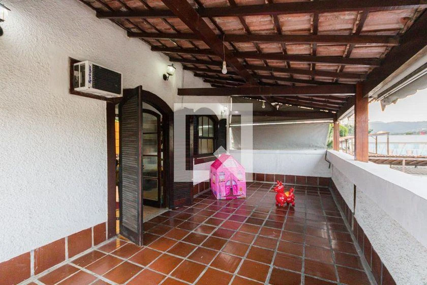 5-bedroom house with a mountain view in Rio de Janeiro — photo 26