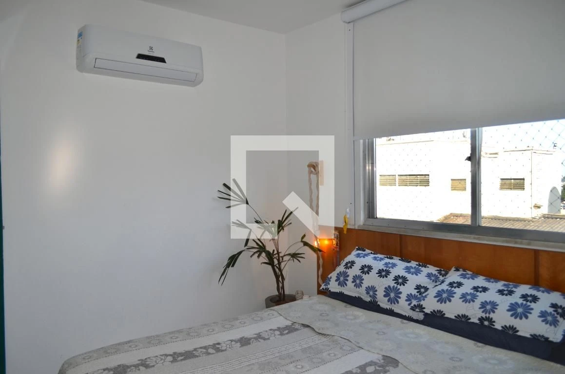 3-bedroom apartment in a building with a pool — photo 41