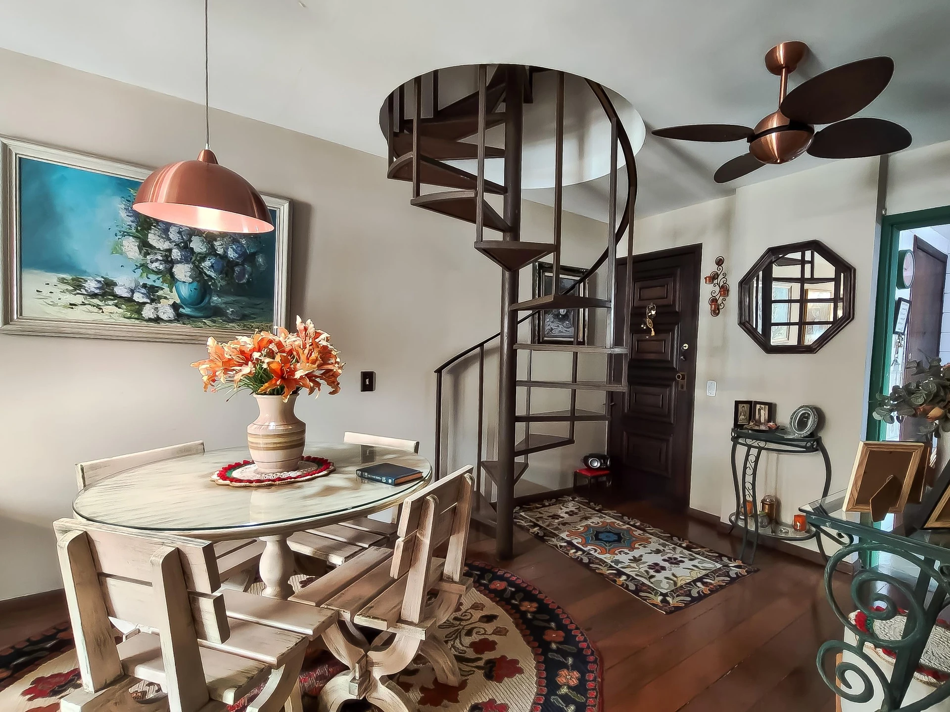 Mountain view in a 3-bedroom apartment, 200 m² — photo 20