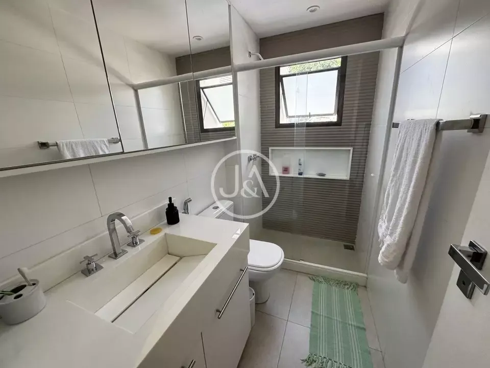 Furnished penthouse with 4 bedrooms and 260 m² — photo 7