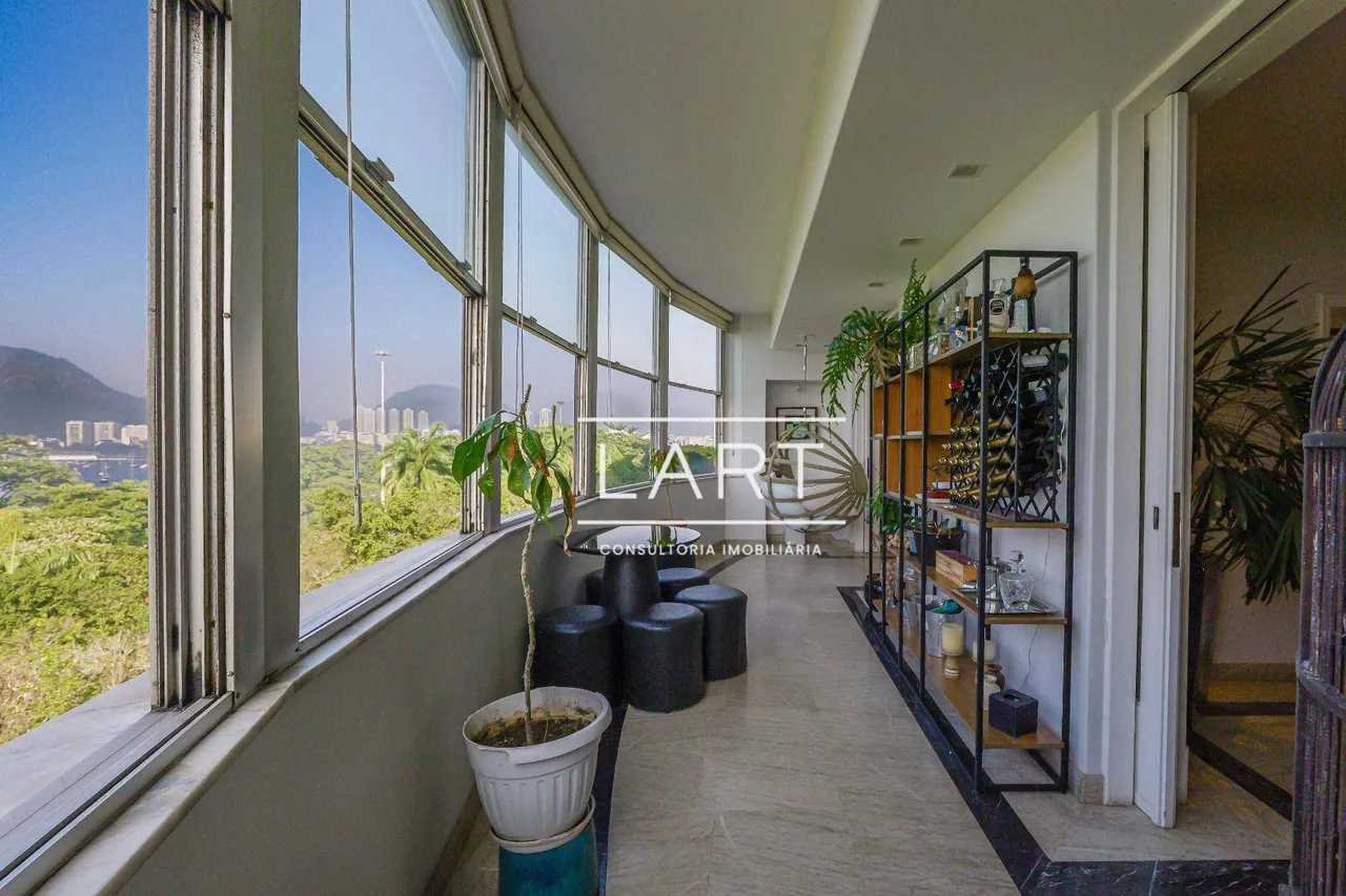 4-bedroom apartment with 453 m² and shared elevator — photo 10