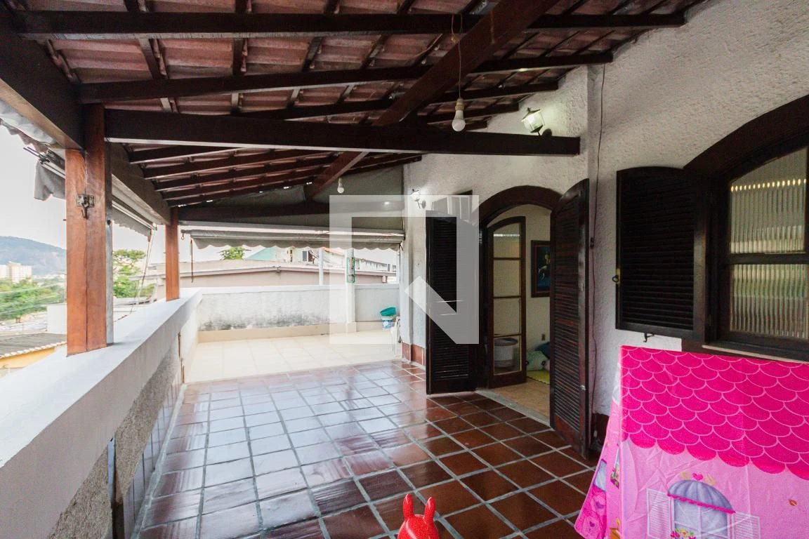 5-bedroom house with a mountain view in Rio de Janeiro — photo 23