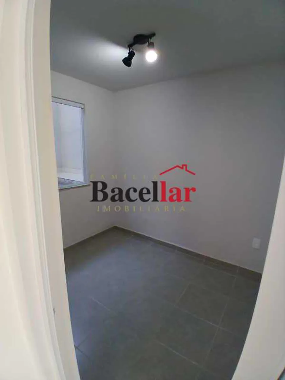 Rental apartment with 2 bedrooms and glass shower enclosure — photo 11