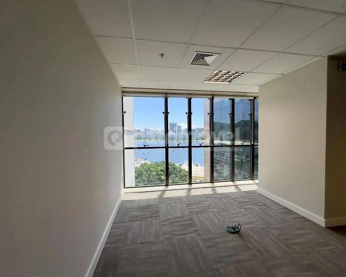 Немеблированная квартира 780 м²: 1 спальня и 6 санузлов — photo 5
