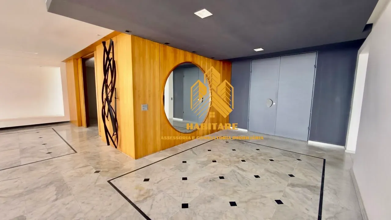 465 m² apartment with a water view and a bathtub — photo 9