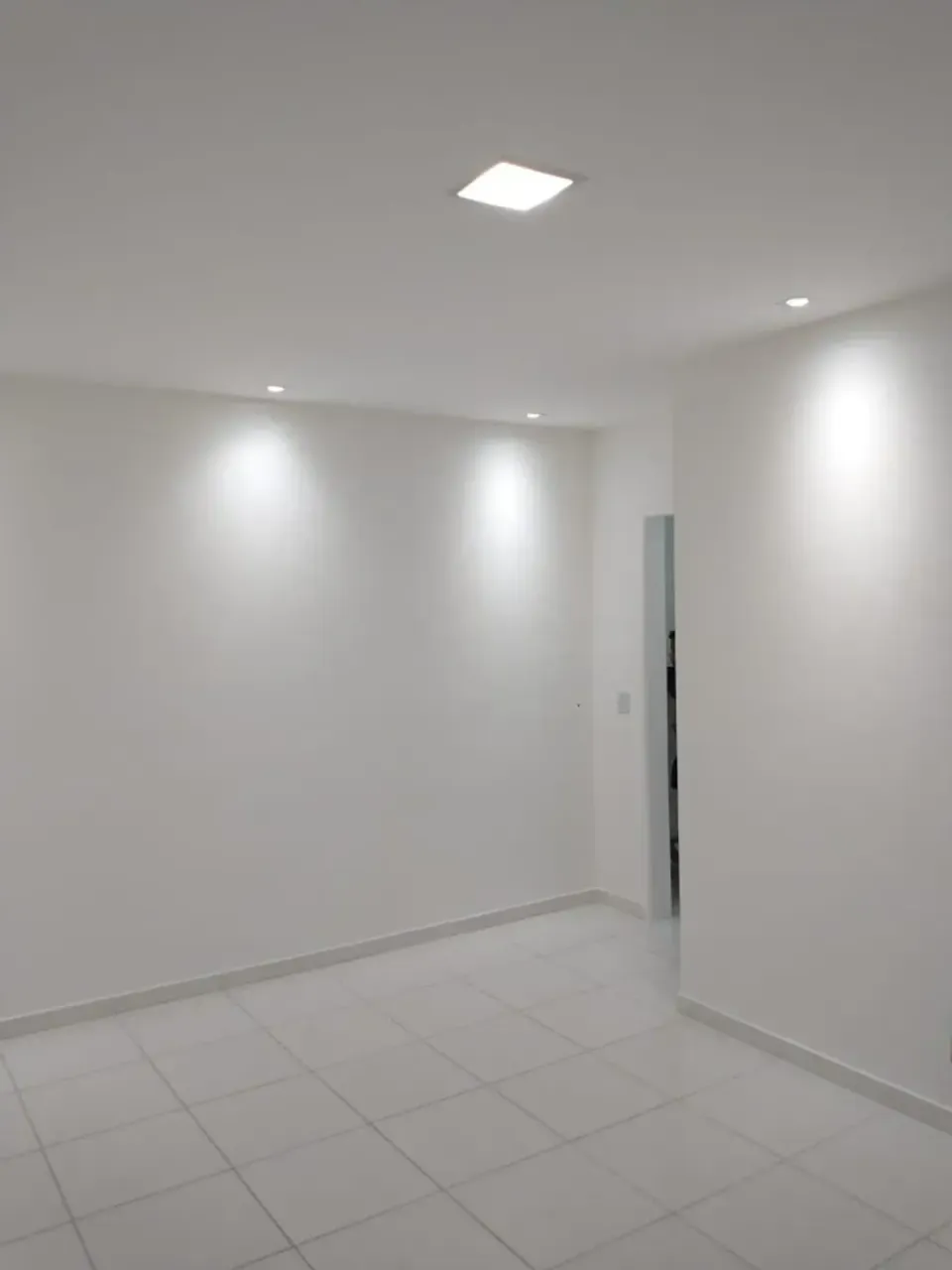 Unfurnished 2-bedroom apartment with 1 bathroom, 65 m² — photo 2