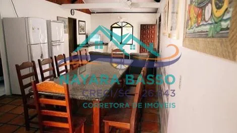Annual rental house with 5 bedrooms and 4 bathrooms — photo 8