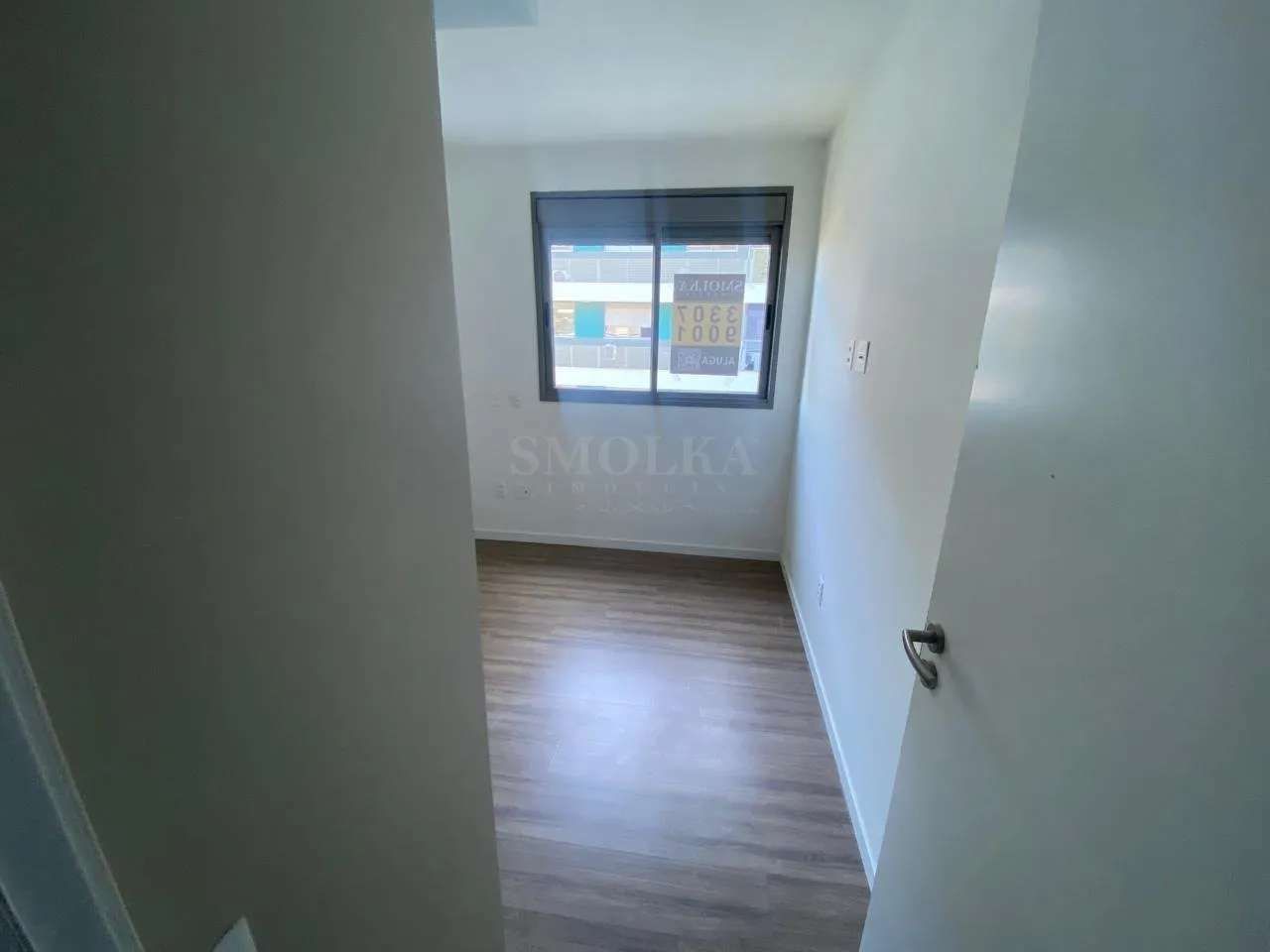 3-bedroom apartment with a grill on the balcony — photo 33
