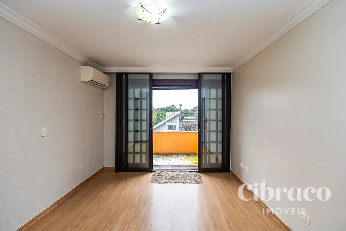 Ванна та 4 спальні: будинок 327 м² — photo 40