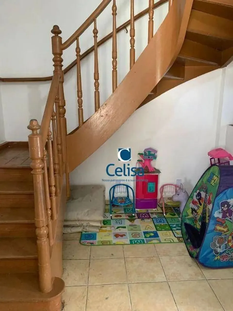 Unfurnished house with 4 bedrooms and 4 bathrooms — photo 5