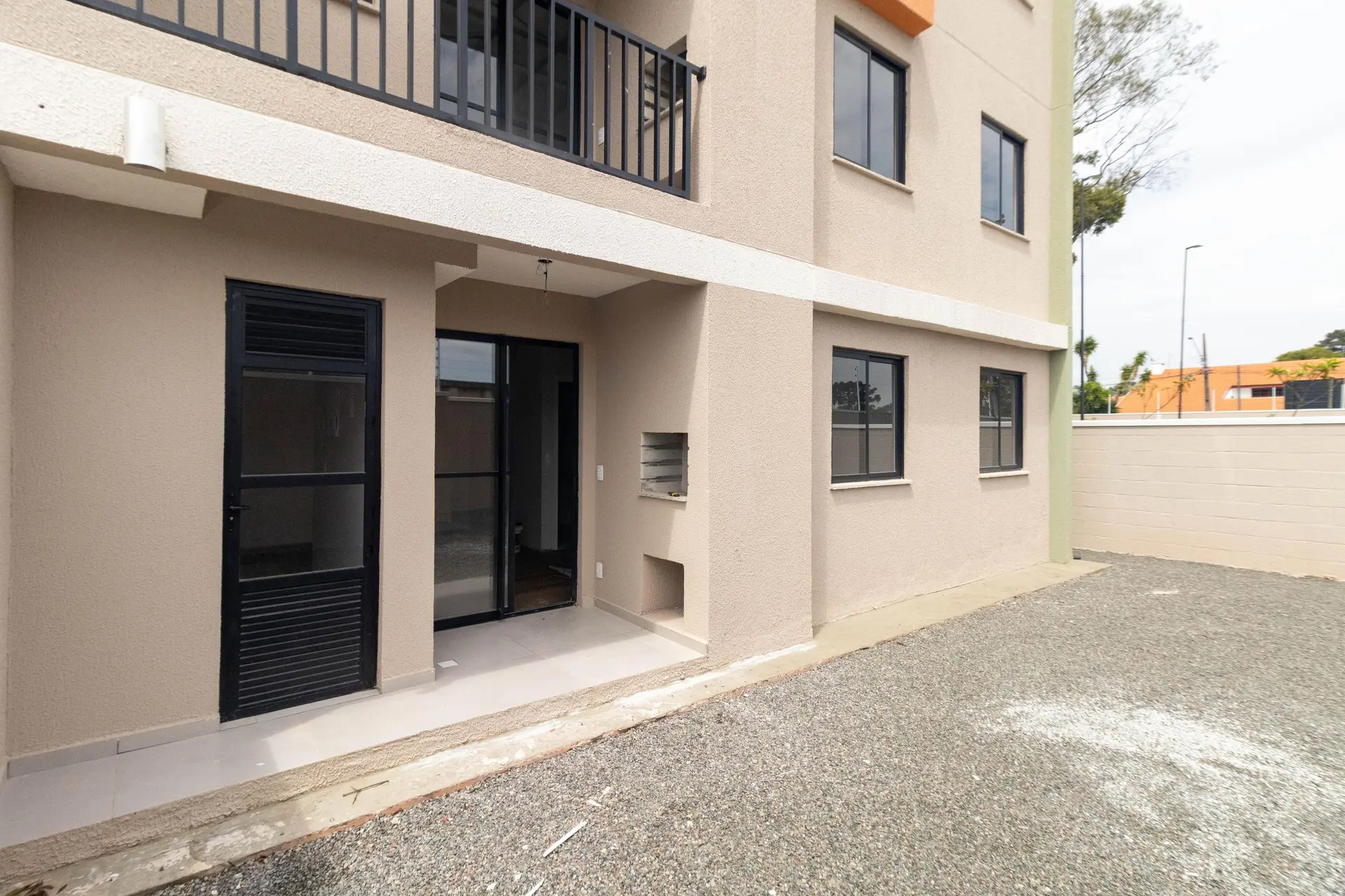 2-bedroom apartment with a grill on the balcony — photo 3