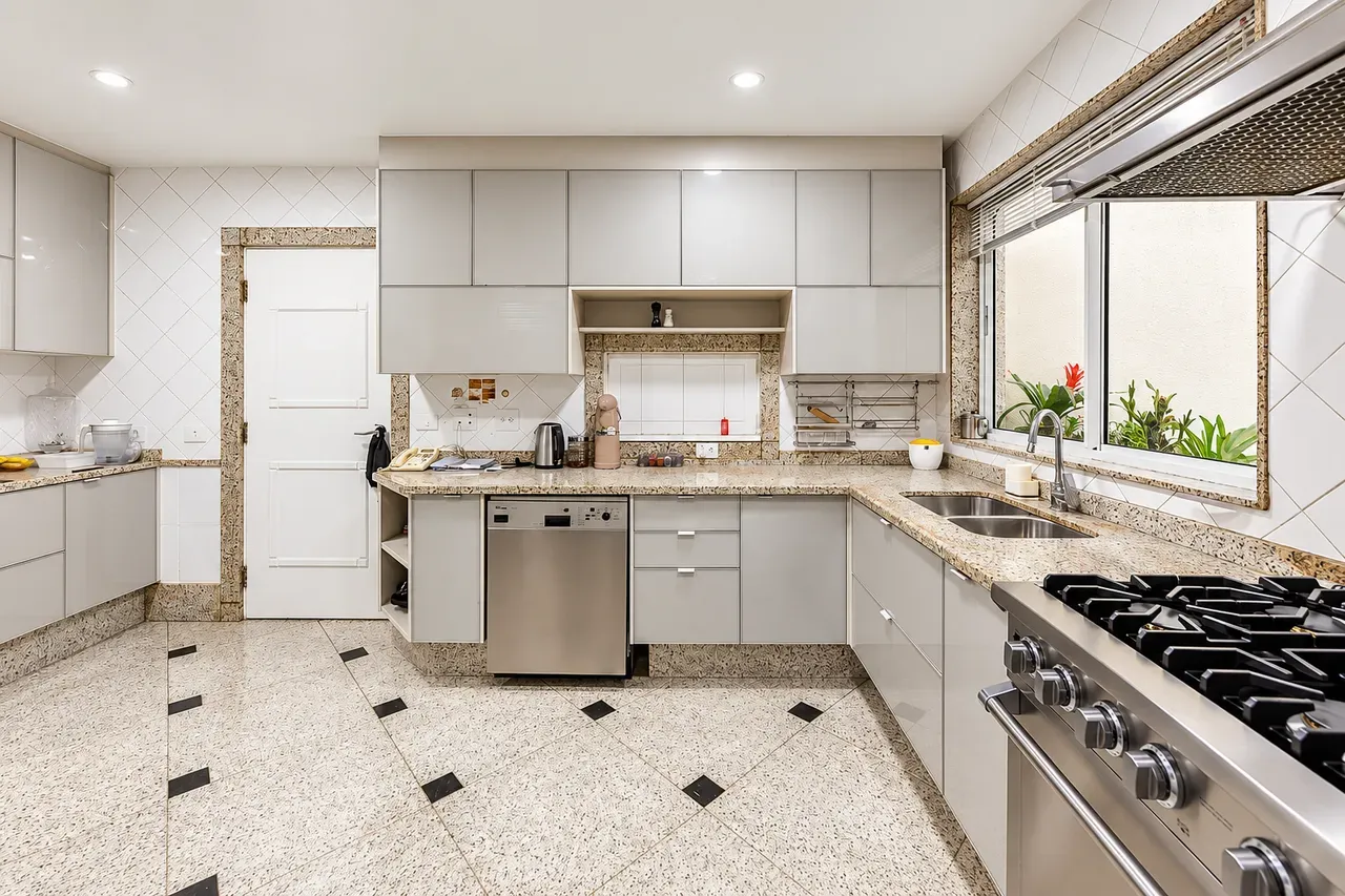 5 quartos e lava-louças: casa de 922 m² — photo 7