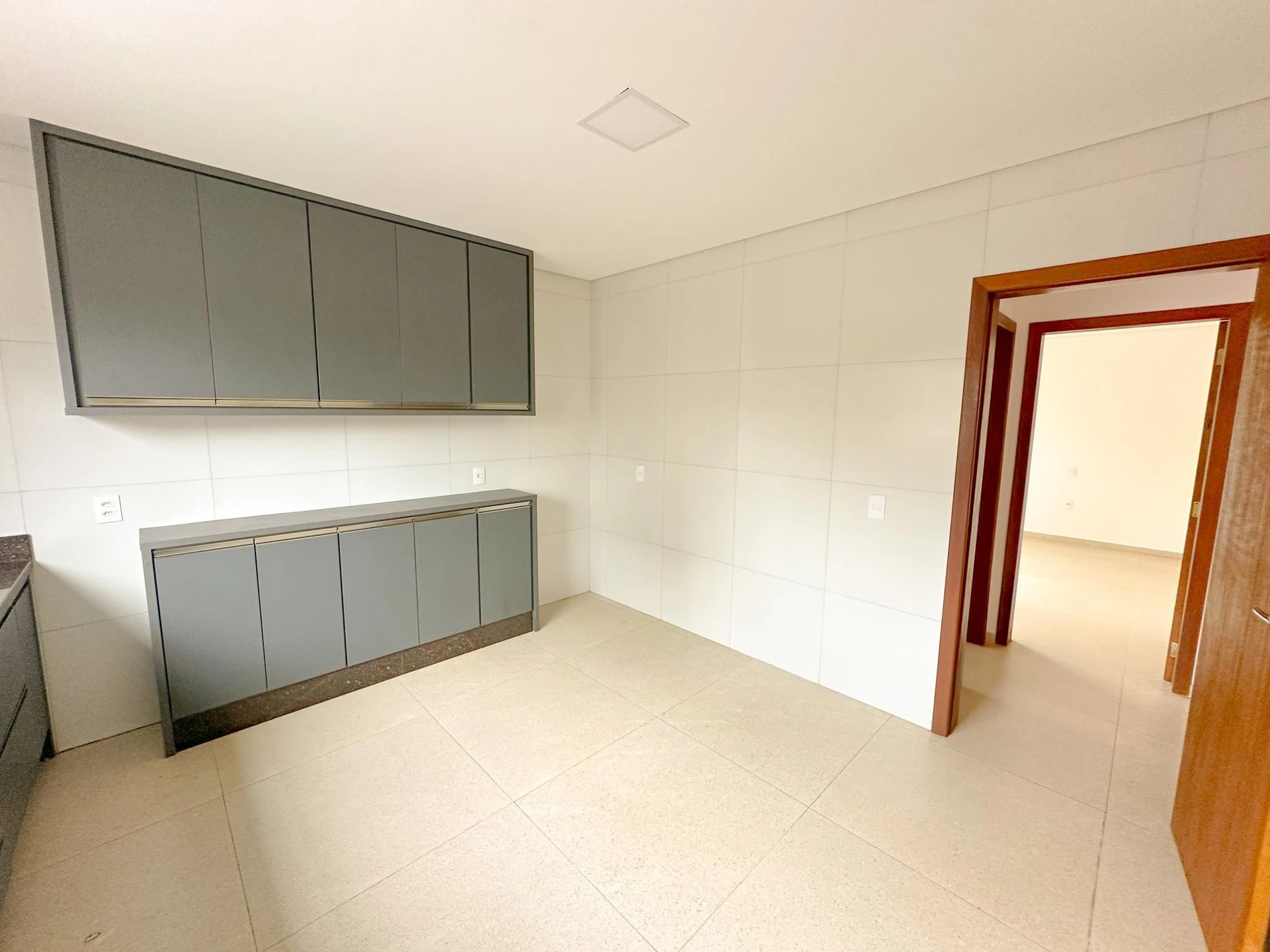 Garden in a 4-bedroom house, 194 m² — photo 47
