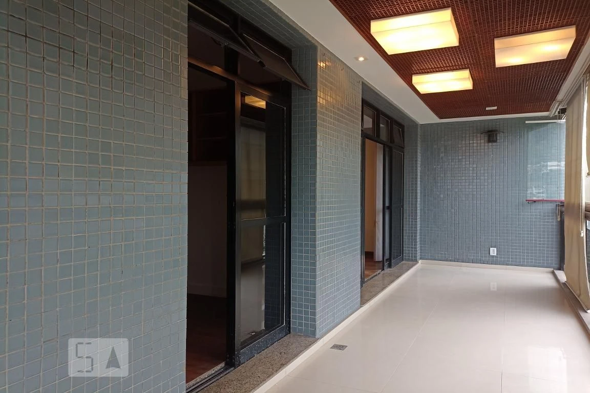 Apartamento de 4 quartos com janelas do piso ao teto — photo 63