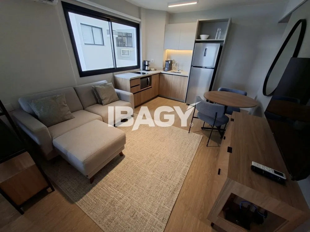 Studio with a glassed-in balcony and open-plan kitchen — photo 62