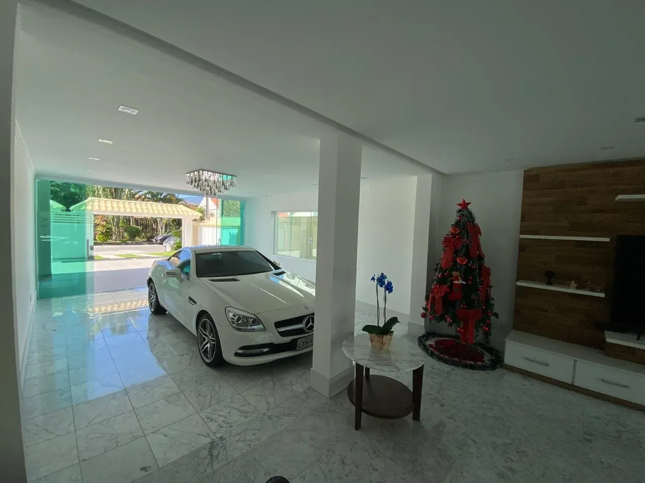 Unfurnished house with 5 bedrooms and 5 bathrooms — photo 23