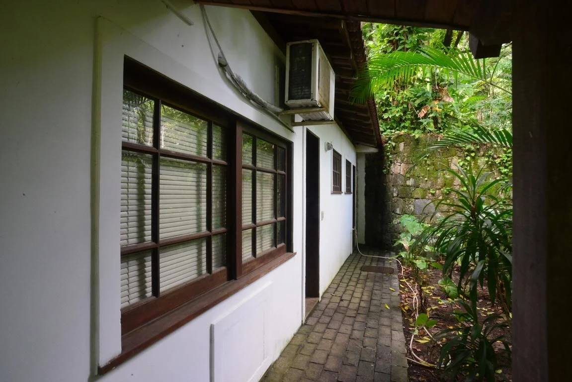 Casa mobiliada com 6 quartos e 5 suítes, com jardim — photo 8