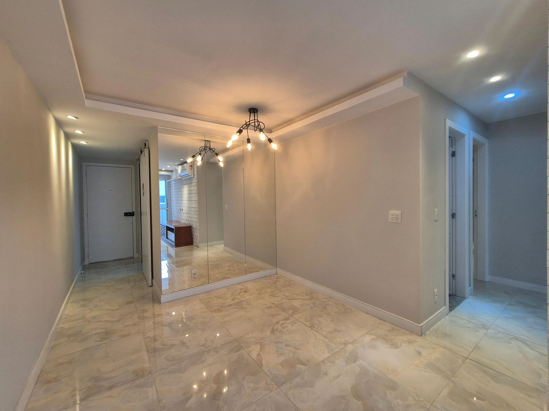 Apartamento de 2 quartos com closet — photo 19
