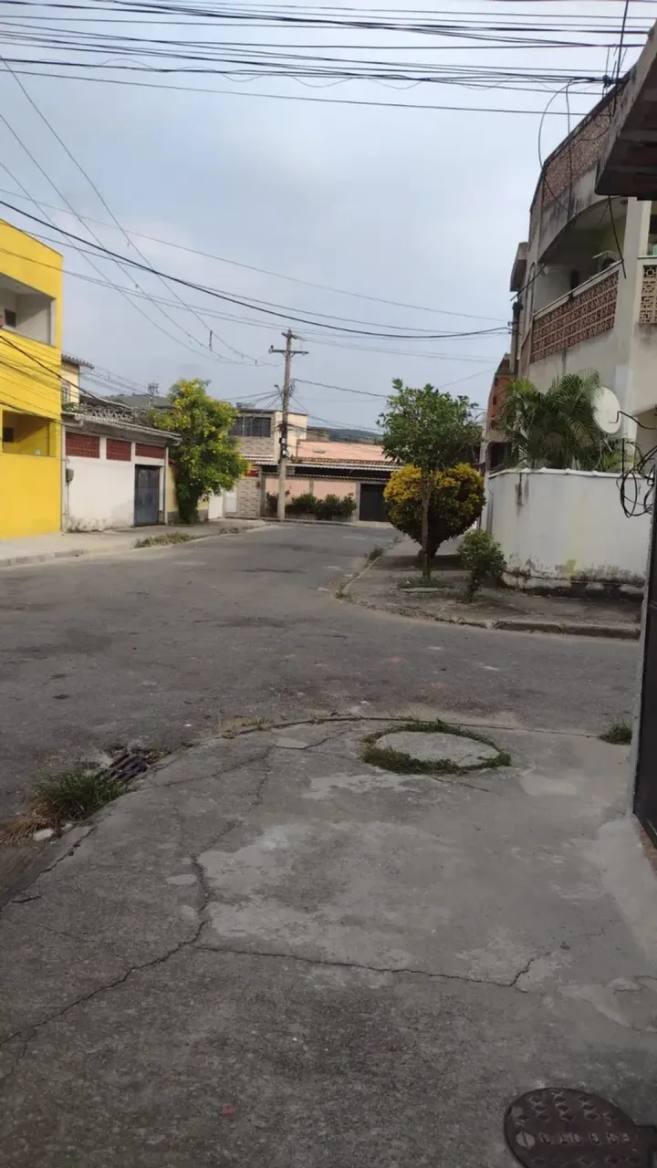 Unfurnished studio with 1 bedroom and tiled floors