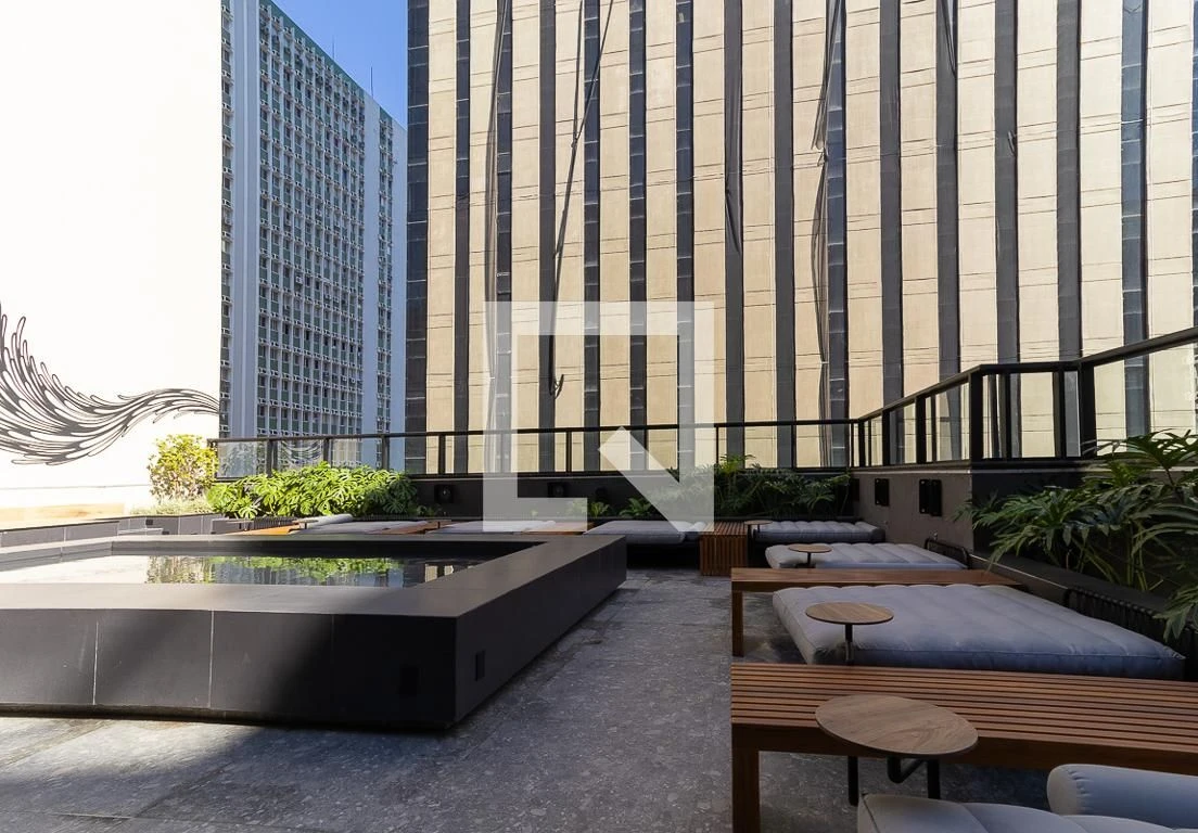 Furnished apartment, 32 m², with floor-to-ceiling windows — photo 49