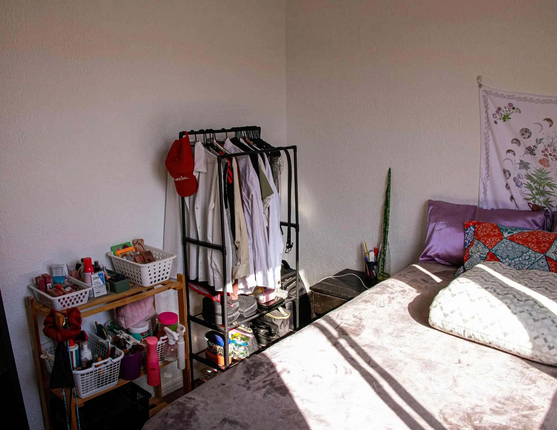 Furnished 2-bedroom apartment with a separate kitchen — photo 6