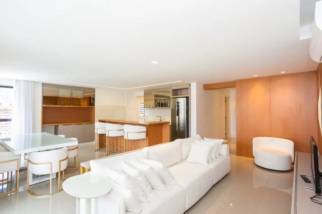 Furnished apartment, 135 m², with a bathtub