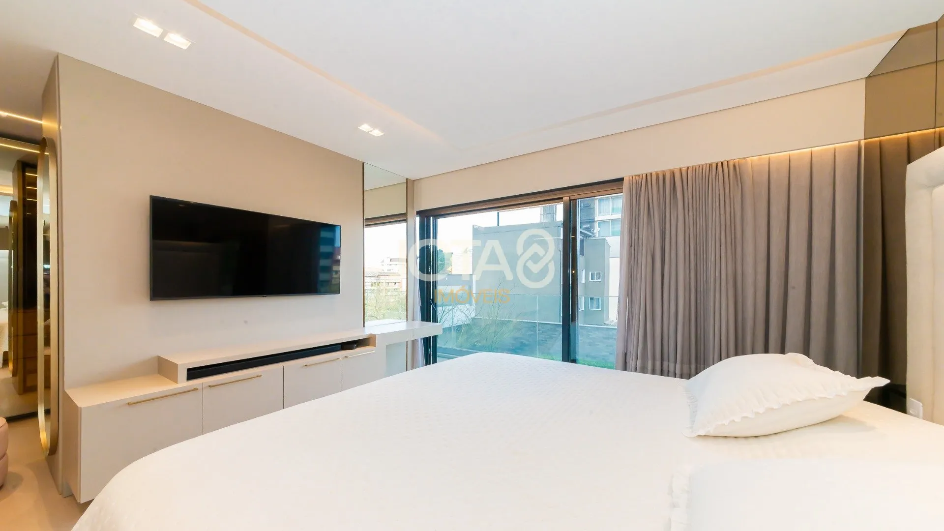 Unfurnished apartment with 3 en-suite bedrooms and balcony — photo 32
