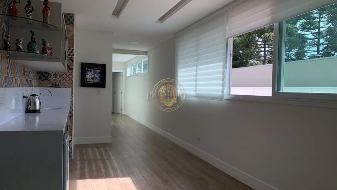 Unfurnished house with 4 en-suites and 8 parking — photo 17