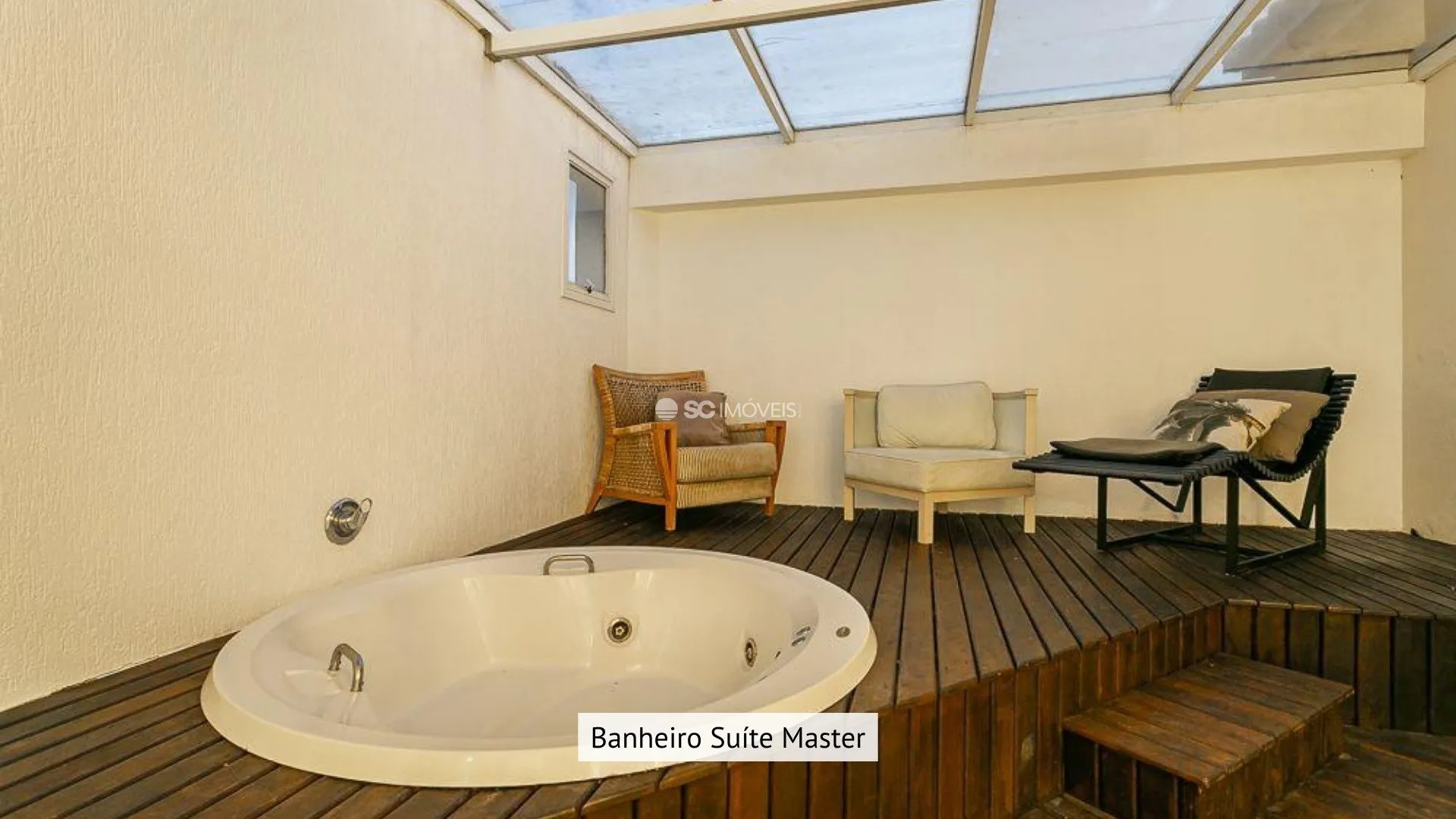 800 m² house with 6 en-suite rooms and 4 parking spaces — photo 40
