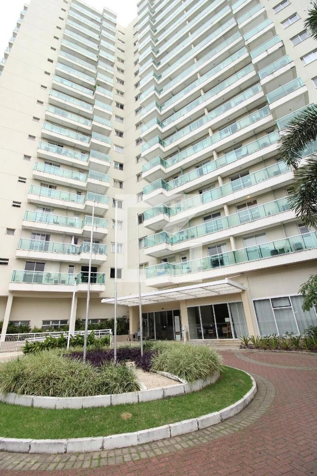 1-bedroom apartment with a glassed-in balcony — photo 54