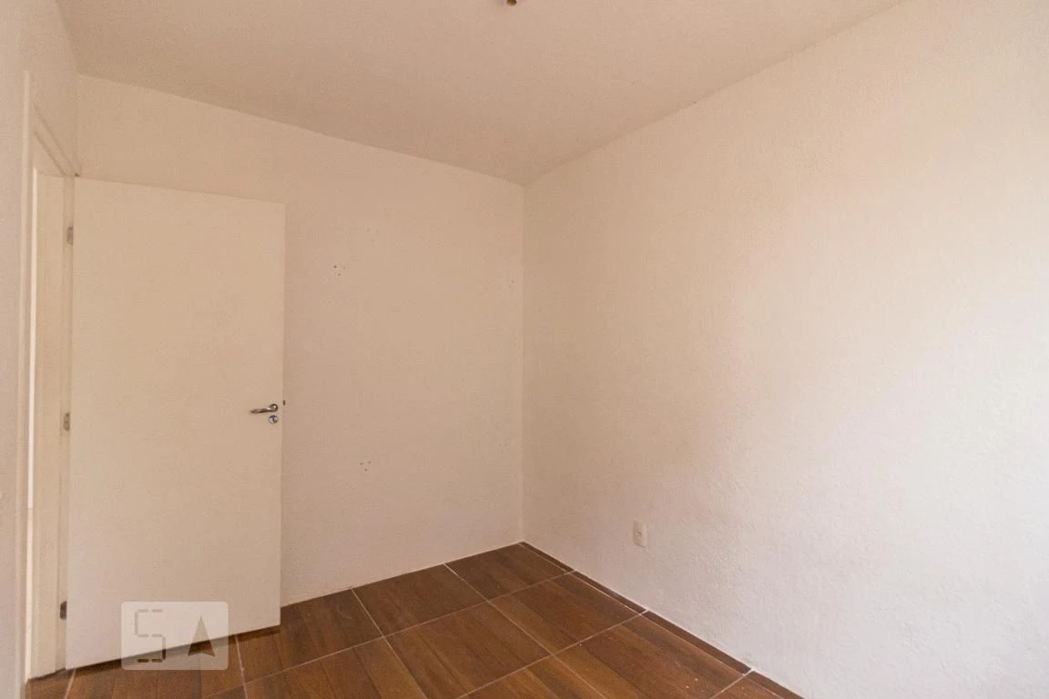 Apartamento sem mobília com cozinha fechada e 2 quartos — photo 21