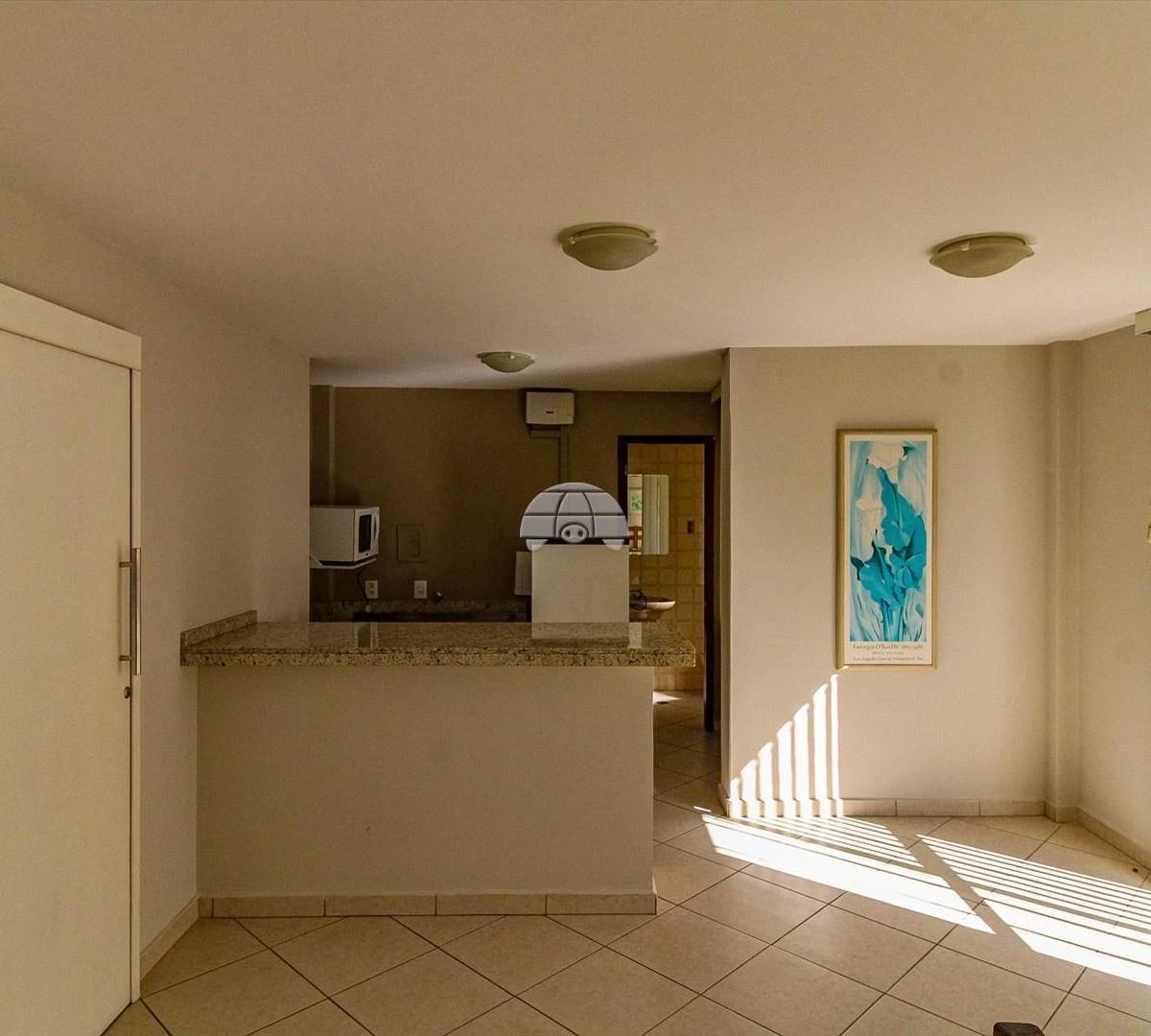 3-bedroom apartment with wood or laminate floors — photo 21